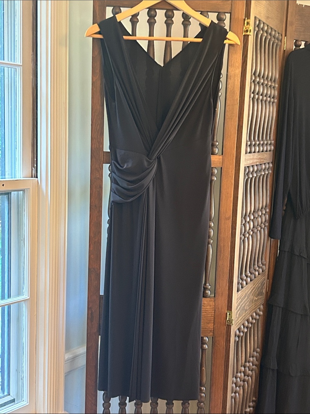 Elie Tahari Black Draped Deep V Neck Sleeveless Midi Dress Size Medium Like New